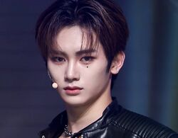 「顔強すぎ！」「メロすぎる…」彫刻のようなビジュアルが話題の練習生、激しいダンス中も美しい歌声を轟かせ観客騒然！大差で勝利