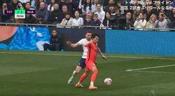 三笘薫 「誰もがPKとわかる」ジャッジにレジェンドも激怒 物議を醸す“ブライトン誤審問題”海外に広がる波紋「恥だ！」「フットボールを理解していない」