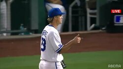 大谷翔平を凡退に抑えたベテラン右腕は思わず“サムズアップ” ファン「喜びがあふれてる」「グリンキーがアクションするだけで珍しいw」