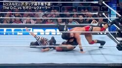 「VAR導入しろよ！」「阿部四郎か」レフェリーが見落とした“決定的瞬間” 身長2m“大男”レスラーが屈辱のフォール負け…疑惑の勝利に賛否噴出