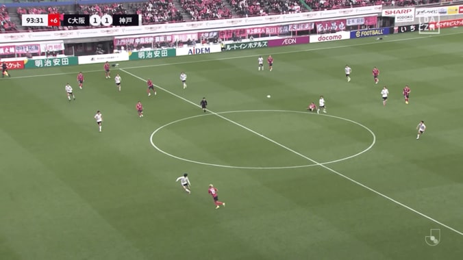 37歳・香川真司が「えぐすぎる」胸トラップ→左足ボレー極上スルーパス「今日のベストプレー」元日本代表10番の閃きと技術にファン興奮 3枚目