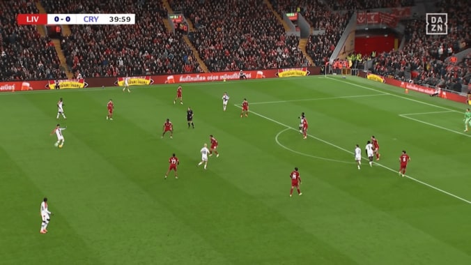 鎌田大地がリヴァプール守備陣を引き裂く！“ほぼアシスト”の高精度パスが話題「これがクリスタルキングよ」「めちゃくちゃ良い」 3枚目