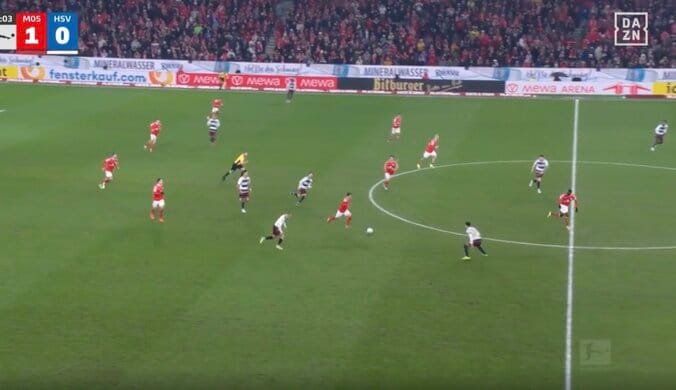 「キレてるな」佐野海舟、“神タッチ”で2人置き去り「すげえ」「上手すぎだろ」超速ボール奪取→密集地帯をドリブル突破 2枚目