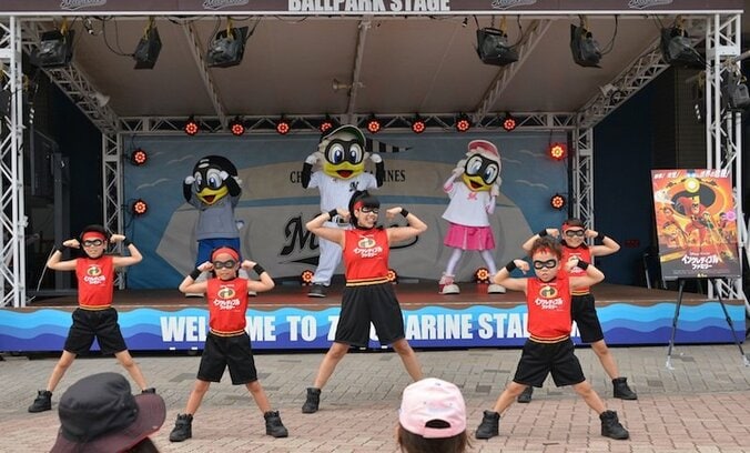 「インクレディブル・デー」が開幕！　真夏の千葉ロッテ戦を熱くする“インクレ・ヒーロー・ダンス”ショー開催 5枚目