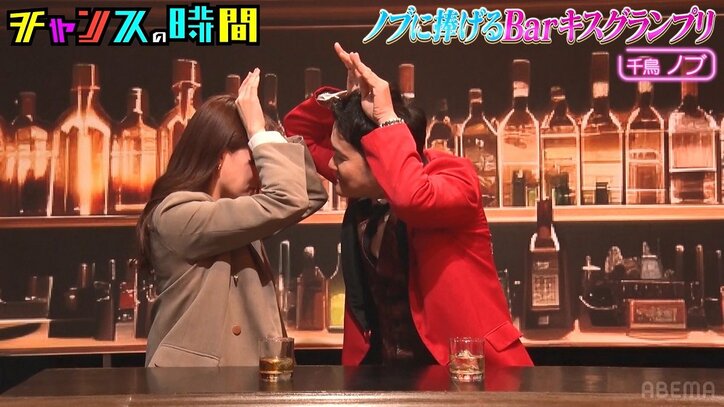 【写真・画像】マユリカ阪本、相方・中谷にバレないように美女とこっそり手繋ぎ＆キス…ドキドキのシチュエーションに「めっちゃいい」の声　3枚目