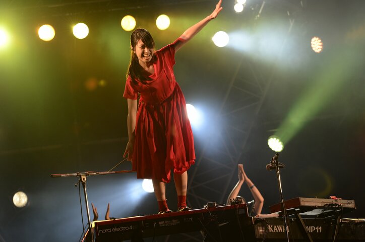 ゲスの極み乙女。、サカナ、THE BAWDIESらにオーディエンス歓喜 ライブ写真とセットリストを公開【メトロック2016 東京開催day1】