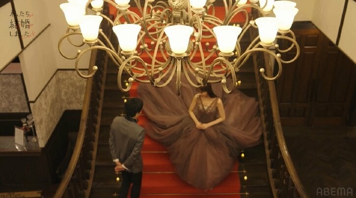 15歳下の妻・貴島明日香の美しすぎるドレス姿に夫・久保田悠来が緊張、大人なエスコートも『私たち結婚しました4』第1話