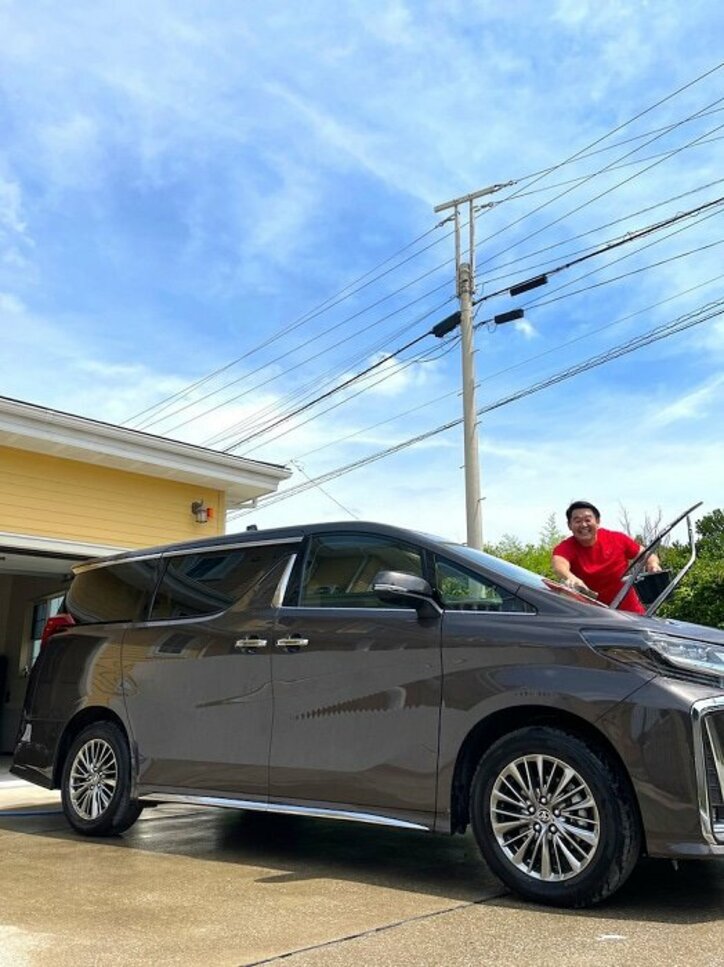 花田虎上、新車を洗車している最中にきた“珍客”「新車なのに車があまりにも汚い」