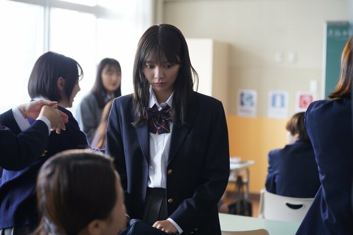 教え子の恋を応援したら、いじめに発展 追い詰められた彼女は…『覆面D』第1話から主人公の壮絶な過去が明らかに