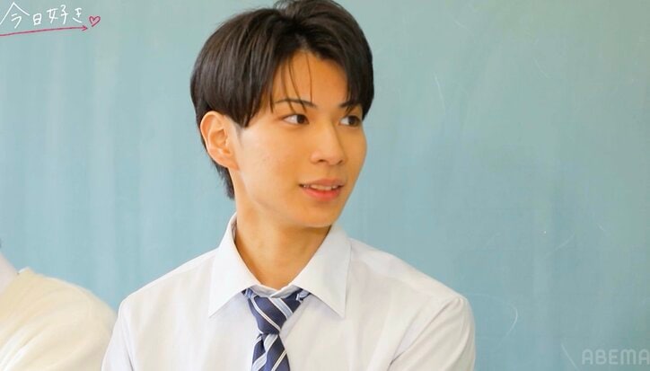 16歳インフルエンサー女子に男子が夢中!出会った瞬間に「一目惚れ」