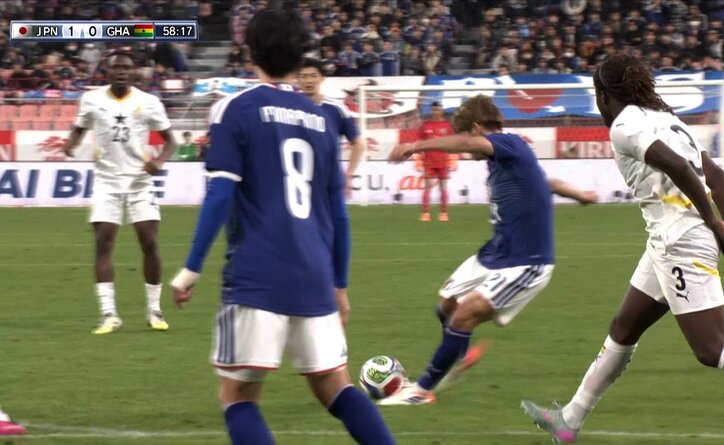 守備で魅せた佐野は直後にフィニッシュにも絡む