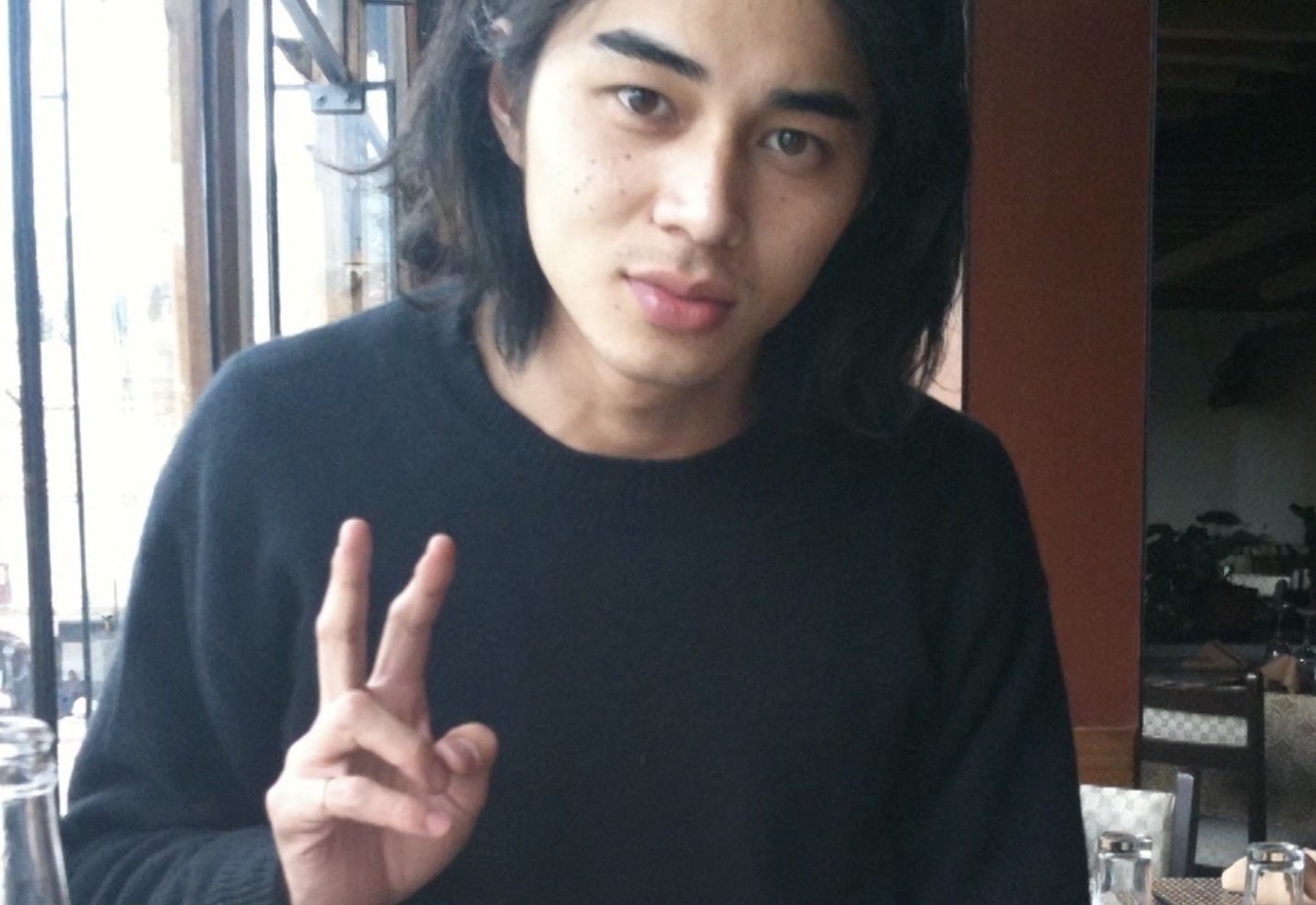 東出昌大、俳優デビュー前の秘蔵写真を公開「圧倒的イケメン感」「陽キャ感ですぎて直視できない」と話題に バラエティ ABEMA