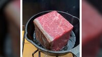 【映像】豪快！巨大サイコロステーキで“キメる” 