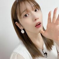 内田真礼、なめらかストレートヘアの「夜あそび」オフショットに絶賛の嵐「マジで女神」「色気が半端ない」