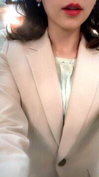 加護亜依、OL風スーツ姿を公開「ビシッと気持ちが引き締まりますね！」