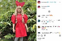 きゃりーぱみゅぱみゅ、個性的な“真っ赤なハート型”衣装を披露 「妖精さんこんにちは」「美しい女王」と反響