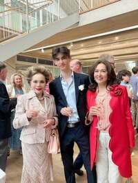 デヴィ夫人『キランの卒業式』