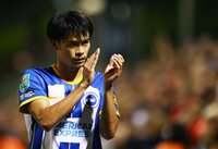 三笘薫、復帰戦でプレミア初先発&初アシスト! ディフェンス2人を引きつけ華麗なパスで監督の起用に応える