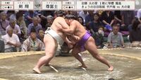 【映像】転んだ力士に尊富士が紳士な振る舞い