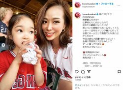 紅蘭、愛娘とエンゼルス戦で母娘2ショット公開 「親子で可愛い」「ママに似て美人さん」の声