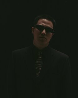 ラッパーACE COOLの“幸福とは何か”を主題とした大作『明暗』がLPでリリース決定！プロデュースにJJJ、yahyelのMiru Shinodaなどが参加！