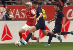 「次元が違いすぎる」伊東純也、パリSG守備陣をぶち抜く！「イナズマえぐいっす」「いつも以上だ」無双ドリブルにファン脱帽