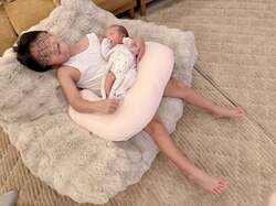  辻希美、次女の面倒を見るようになった三男「沢山抱っこしてくれて」 