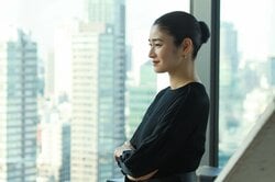 暴かれた小雪のヤバすぎる過去、そして女子中学生を殺した犯人に視聴者戦慄「衝撃すぎて声出た！」ドラマ『スカイキャッスル』最終回