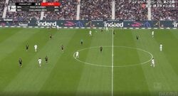 何が起きた…！？ 堂安律が「上手すぎる」相手守備陣を崩す“神パス”→攻撃を加速させるポジショニング「リズム作ってるな」