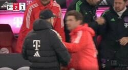 「大丈夫かよ」「ヤバくない？」“不仲説がある2人”を現地カメラが映した… チームのレジェンドが退任決定の監督に近づいた瞬間　試合終了間際のシーンに視聴者騒然！