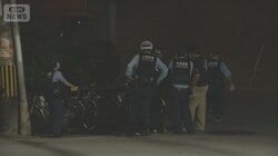 鞄の中の500万円奪われる　2人組が逃走中