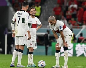 モロッコに歴史的金星献上…ポルトガルの夢は絶たれる。39歳ペペの怒りの矛先は主審へ「イエローも出さず、注意もしない」【W杯】