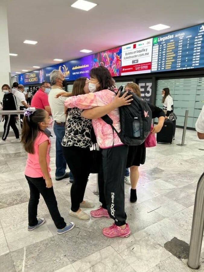  北斗晶、メキシコの空港に会いに来てくれた友人家族「それだけで嬉しかった」  1枚目