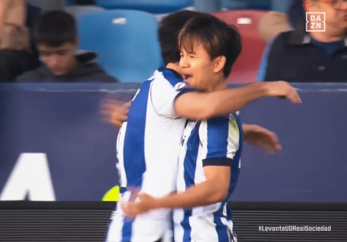 【写真・画像】本田圭佑が絶叫！まさかの“鬼ブロック”に騒然「めっちゃ悔しがってる」「ガチ試合だった」柿谷曜一朗・引退試合がドラマチックな幕切れ　1枚目