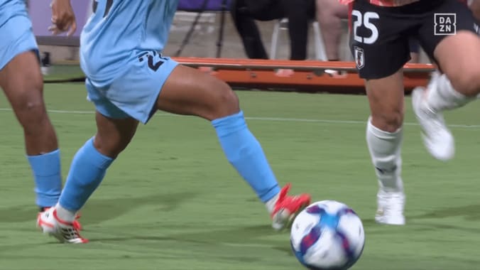 嘘でしょ？ なでしこFWが“誤審”に唖然…11－0大勝の裏で2試合連続の不可解ジャッジ…決勝Tに向けて不安【女子アジアカップ】 5枚目