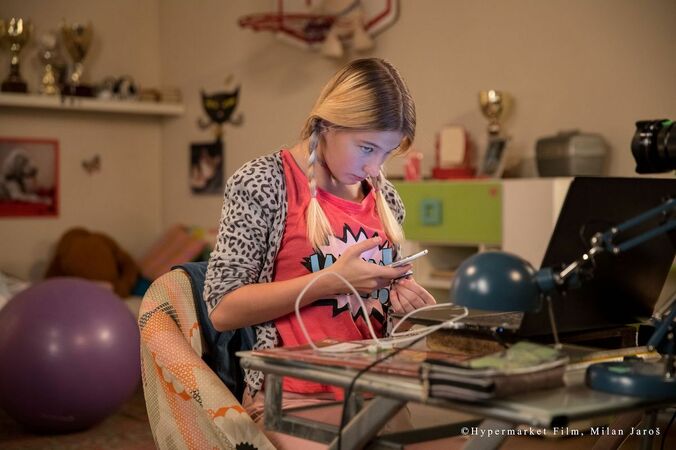 “12歳”の少女に襲い掛かった2458人の大人たち…児童への性的搾取の実態を暴くドキュンタリー『SNS-少女たちの10日間-』 ヴィート・クルサーク監督インタビュー 7枚目