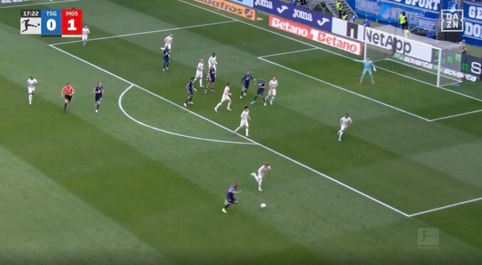 ウソでしょ…！？ 佐野海舟、目を疑う“衝撃の7秒間”「めっちゃ強いな」「これはヤバい」爆速プレスでマンツーマン勝負→チェコ代表を“完封”「逃げられないw」 2枚目