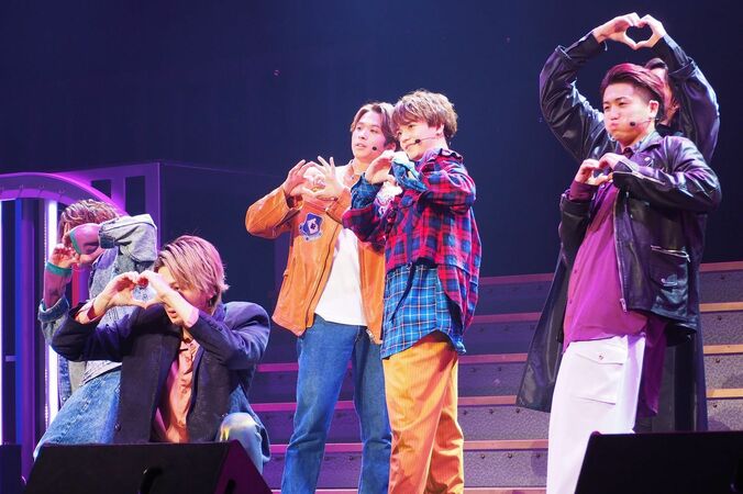 歌、ダンス、出し物でFANTASTIC 6が見せた新しい顔『BACK TO THE MEMORIES』ゲネプロレポート 12枚目