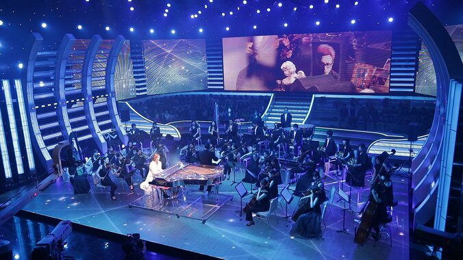 YOSHIKI、オーケストラをバックに “ウルトラFES” のラストを飾る　『復活』への第1歩 3枚目