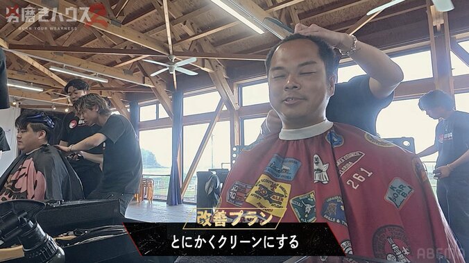 【写真・画像】31歳子供部屋おじさんの劇的イメチェンに「支配人」「CEO感」の大反響 プロ仕立てのオーダースーツが「似合ってる」「悪役俳優にいそう」　2枚目