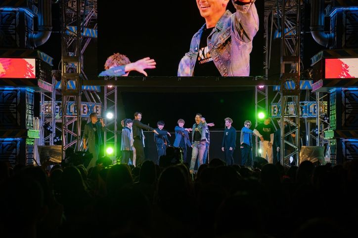 TAKAHIRO「“Love”と言えば?」メンバーたちの過去のインタビューを掘り起こし!EXILE、20周年迎えファンとお祝い