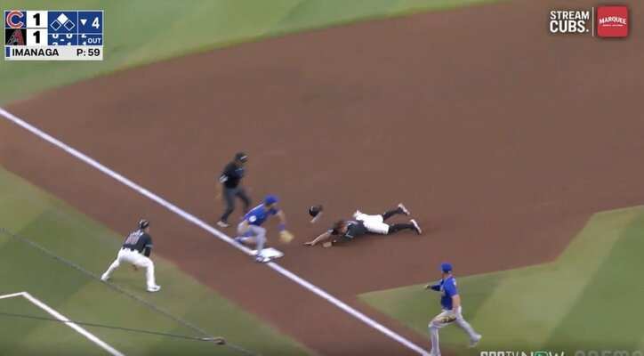 【写真・画像】めっちゃ嬉しそう！ カブス今永昇太が“神リアクション”「これが愛される理由」 味方の体を張った好プレーに見せた“ほっこりシーン”　1枚目