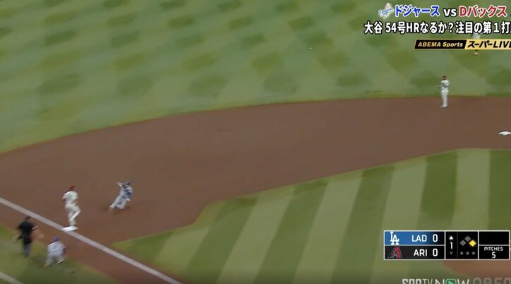 【写真・画像】何が起きた？ 大谷翔平もビックリ… 想定外のハプニング「こんなことある？」「ウソでしょ」相手野手にまさかの展開…ファン爆笑「珍プレー行き」　1枚目