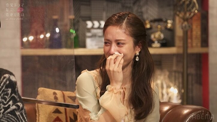 『オールドルーキー』出演俳優、ハーフ女優と演技を超えた”甘く長いキス”「こんなに真っ直ぐするの初めて」