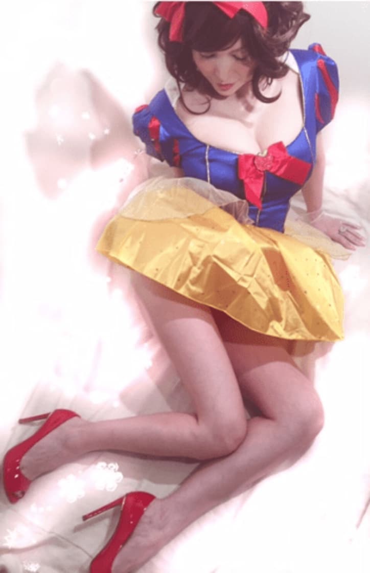 叶美香、セクシー過ぎる人魚姫姿を公開 美しすぎて魚も気絶