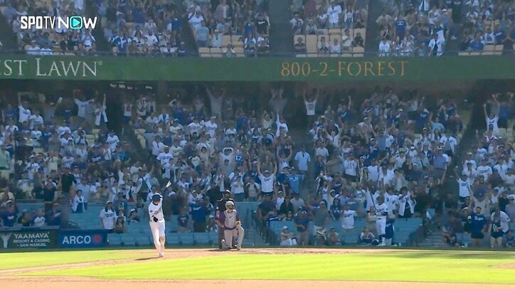 【写真・画像】こんな大谷翔平見たことない！ 土壇場の53号同点弾に“感情爆発” 「チームが勝ちそうな時は喜び方が違う」執念が光った瞬間　1枚目