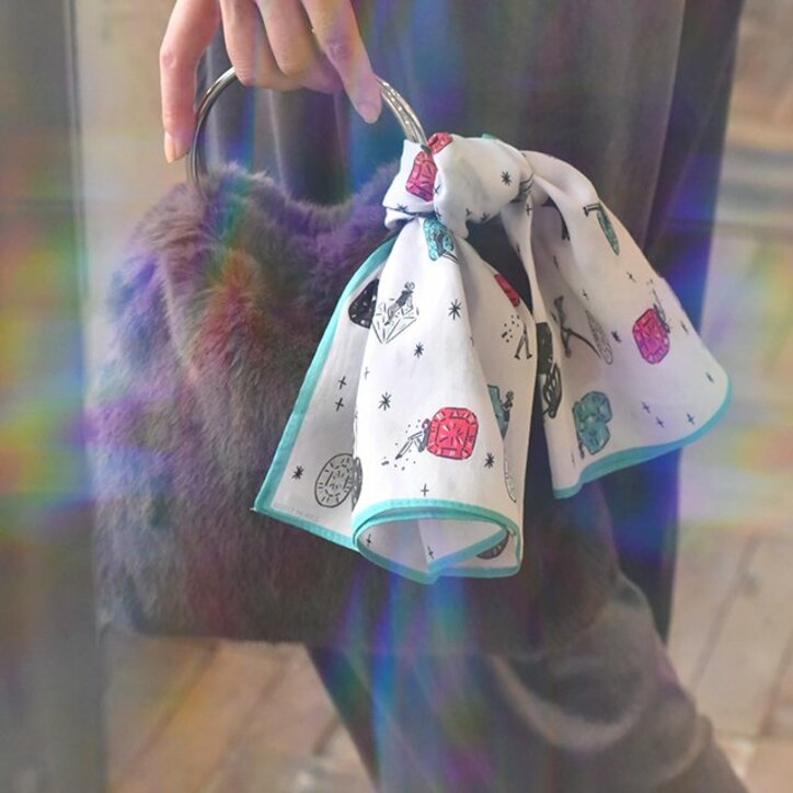 TVアニメ『宝石の国』イラストレーター鬼頭祈とのコラボグッズを発売 日本画の技法を活かした柄ワンピほか全5アイテムが登場