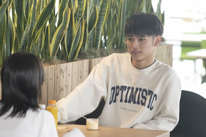 TWICEモモ似の女子高生の私服に、初カレが本音をぶっちゃけ「恋ステでは子供ぽっかったけど…」