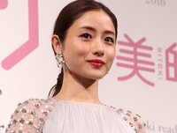 『高嶺の花』石原さとみ、笛木優子の誕生日を祝福 セレブ感溢れる衣装に注目する声も