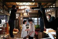 「水量エグい」「色気がやばい」江口のりこ＆赤楚衛二の“ずぶ濡れショット”にファンもびっくり